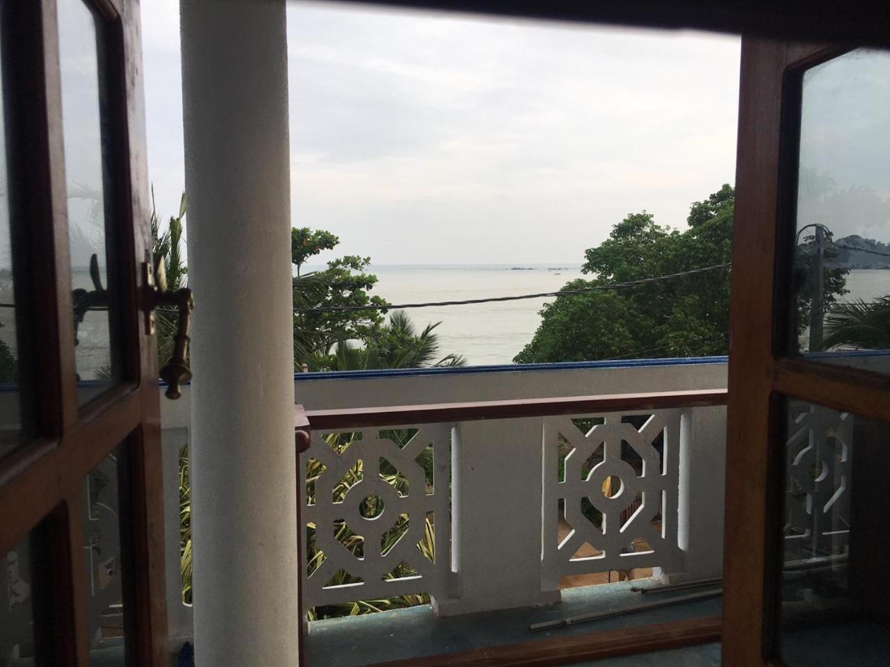 Bluewhale Beach Hotel Tangalle Exterior foto